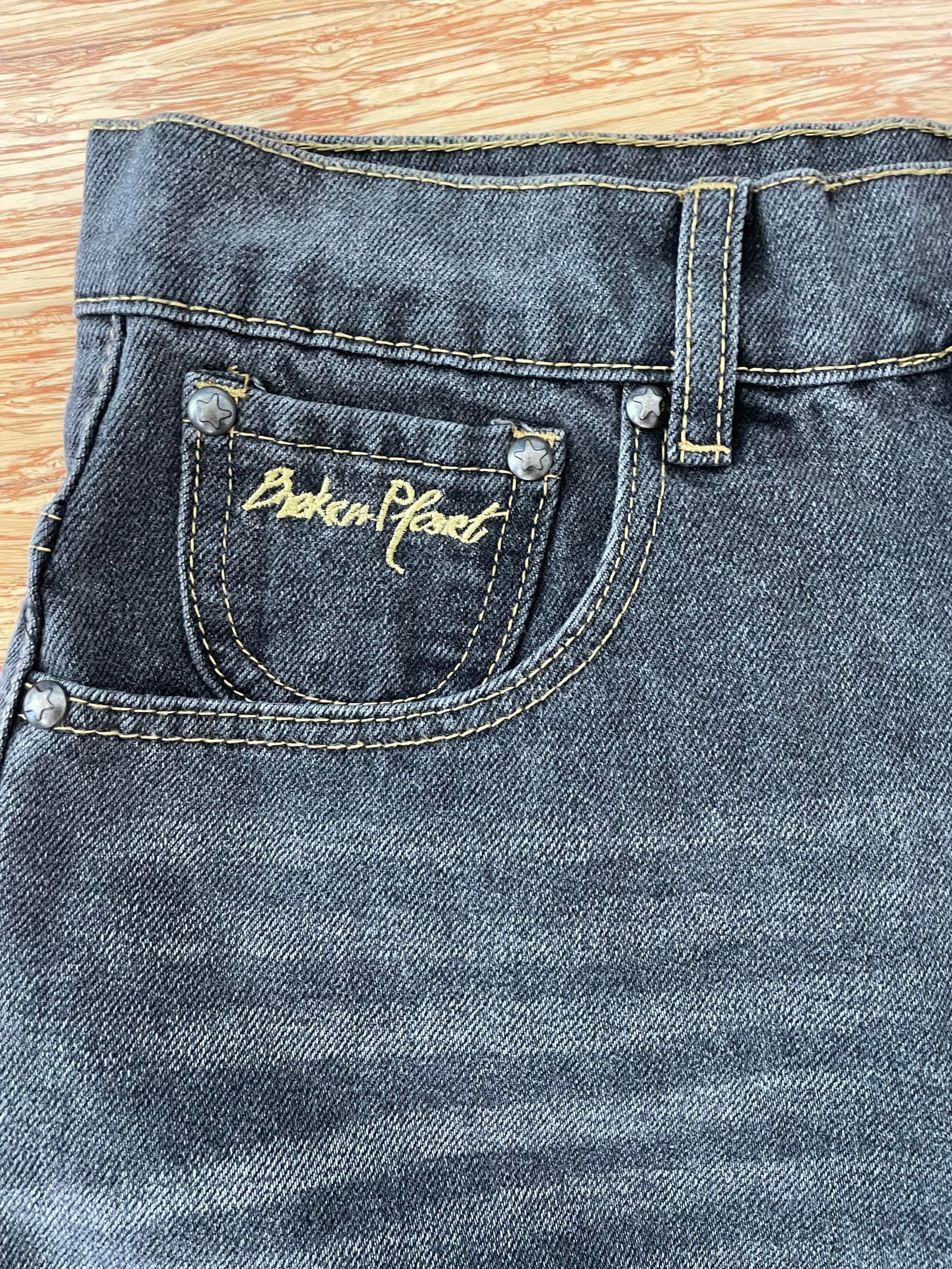 Arrival photo 14 — 6.3 kg MyCNBox chill haul — knits, denim, New Balance & quiet accessories