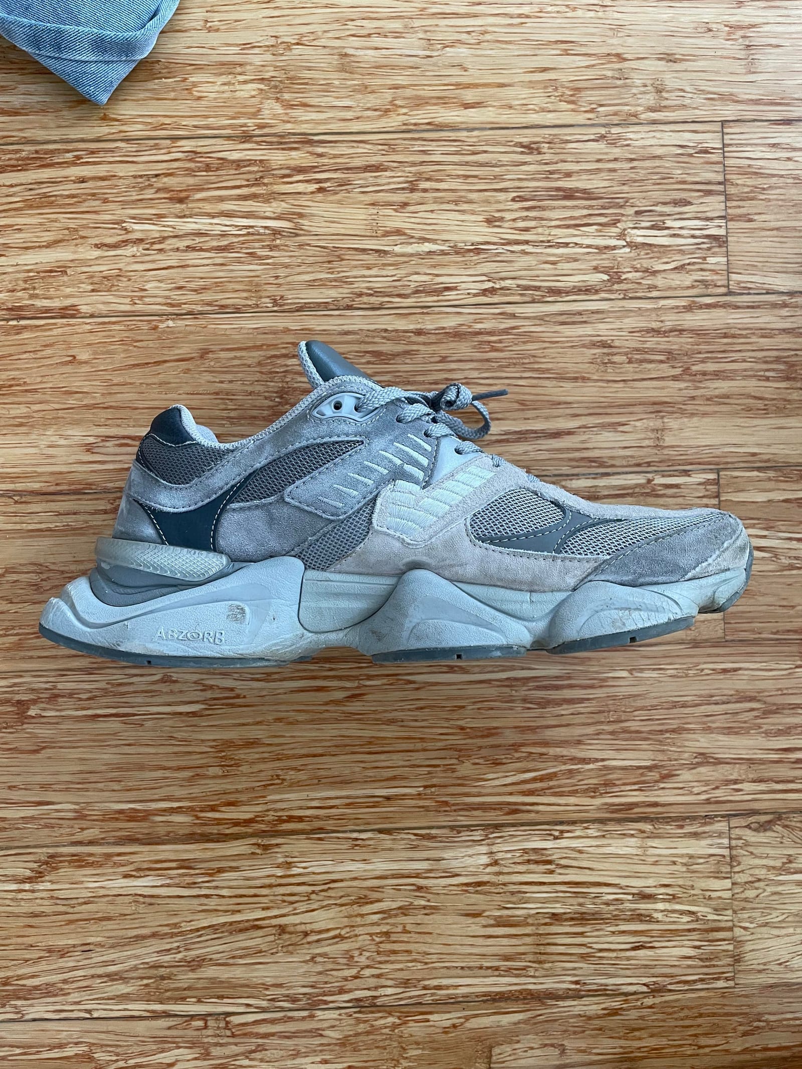 Arrival photo 16 — 6.3 kg MyCNBox chill haul — knits, denim, New Balance & quiet accessories